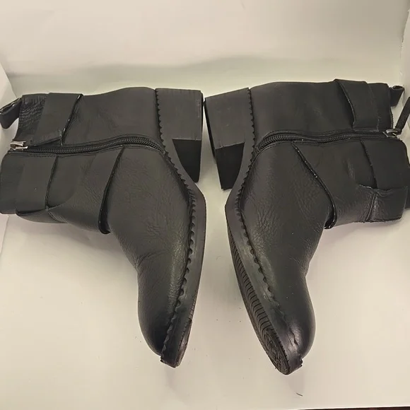 Gentle Souls Leather Moto Booties Ankle Boots Buckles Black Sz 9 Edgy Boho - Picture 8 of 11